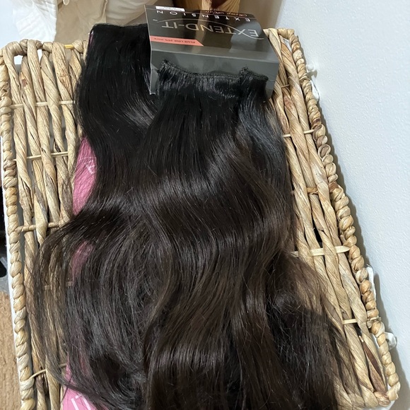 20” Human Hair Extensions - Picture 4 of 8